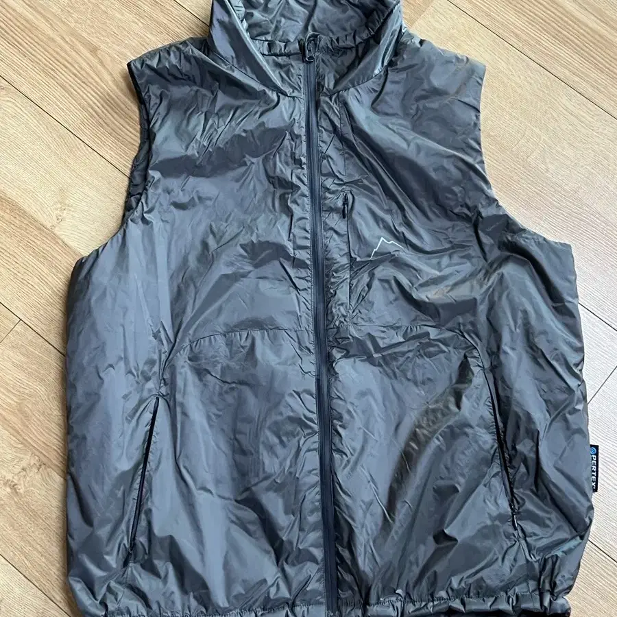 cayl zip vest[M] 팝니다