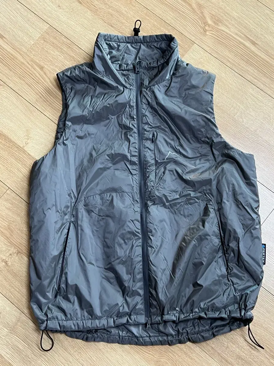 cayl zip vest[M] 팝니다