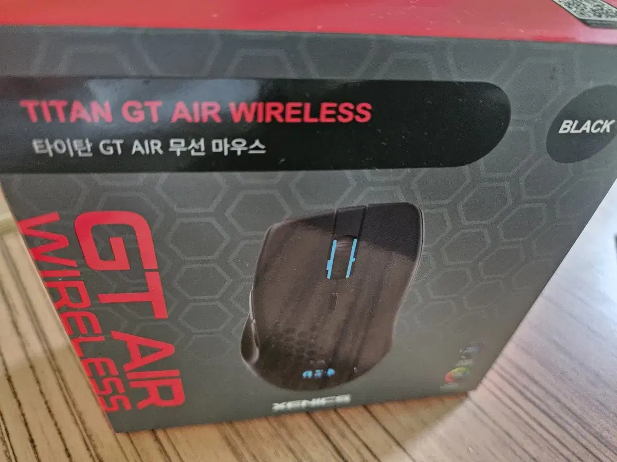 제닉스 titan gt air 타공 무선 게이밍 마우스 (black)