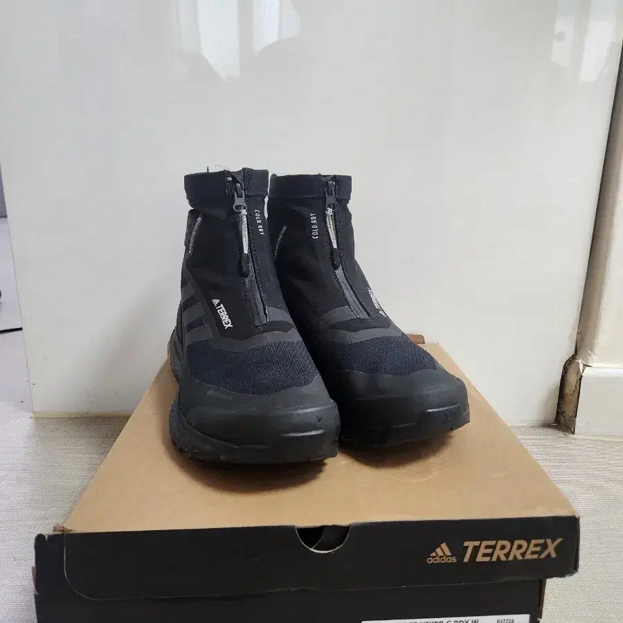 (265) 아디다스 Terrex Free Hiker C. Rdy