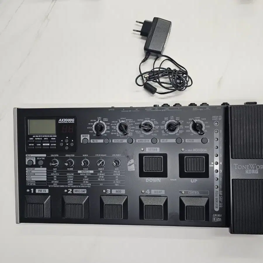 Korg AX-3000G 멀티이펙터팝니다.