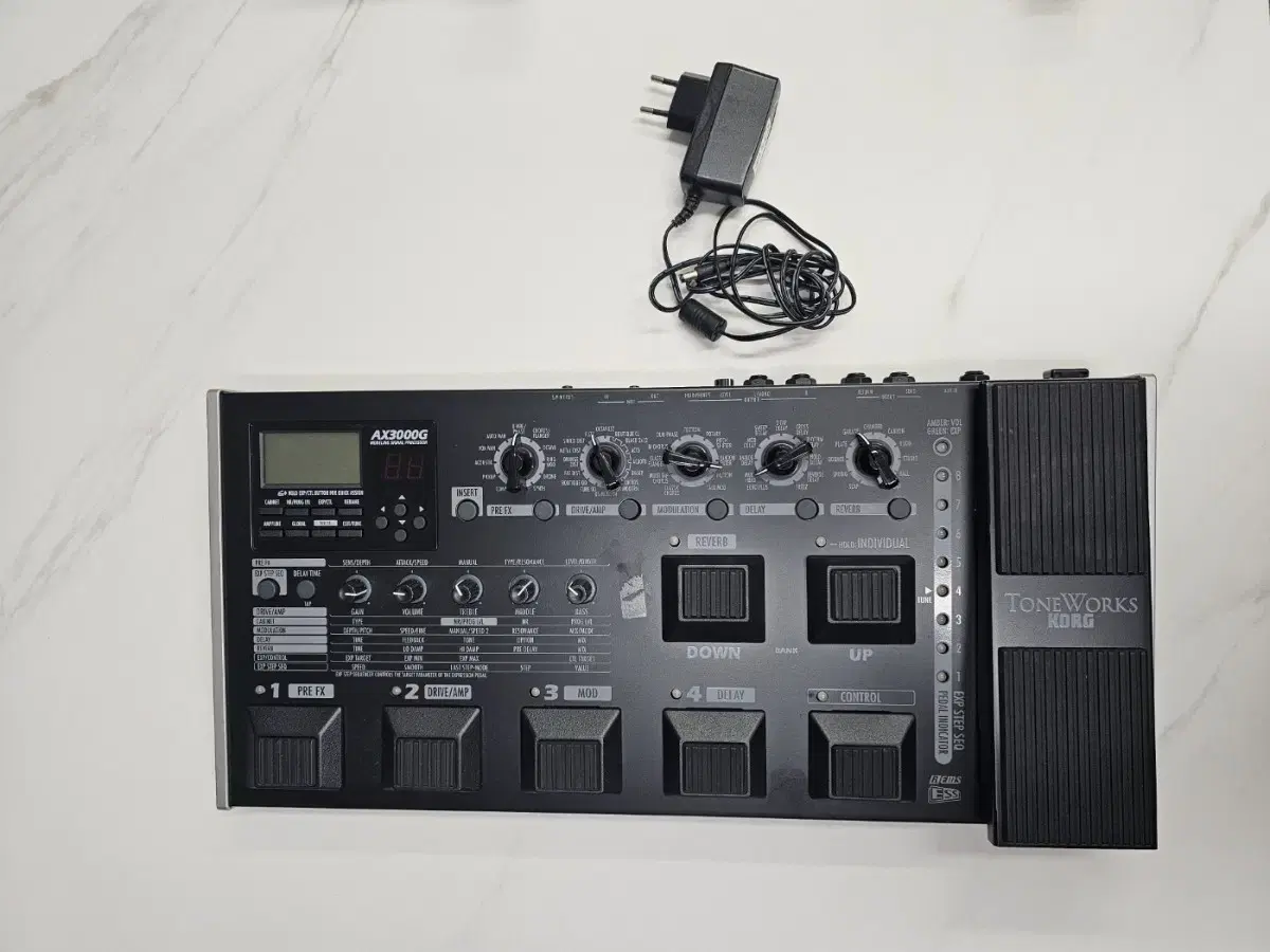 Korg AX-3000G 멀티이펙터팝니다.