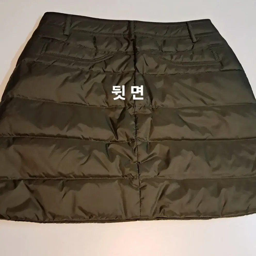 미착용(허리68~70 ) 펜텀 덕다운 패딩치마/골프패딩스커트