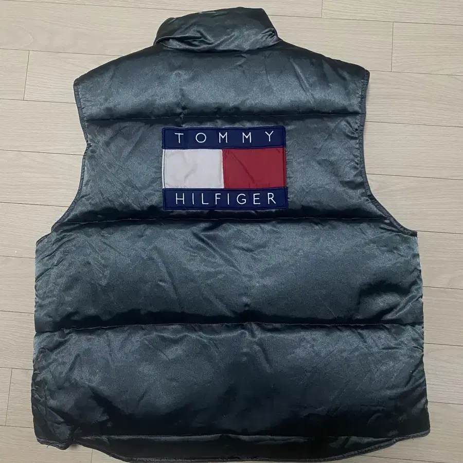 타미힐피거 빅로고 패딩조끼 xl