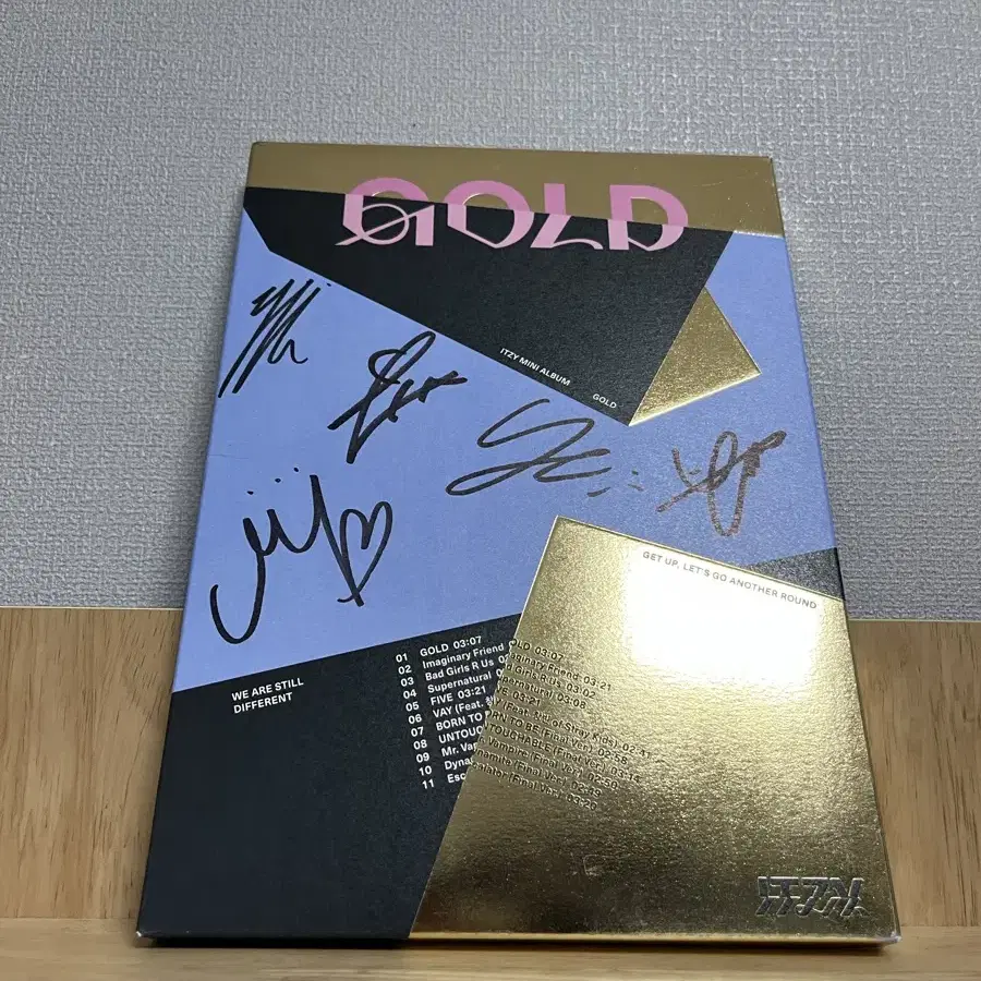 있지 ITZY GOLD / 비매 전멤버 싸인 CD