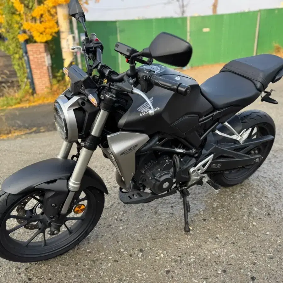 혼다 cb300r 19년형 abs 짧은키로수 판매합니다