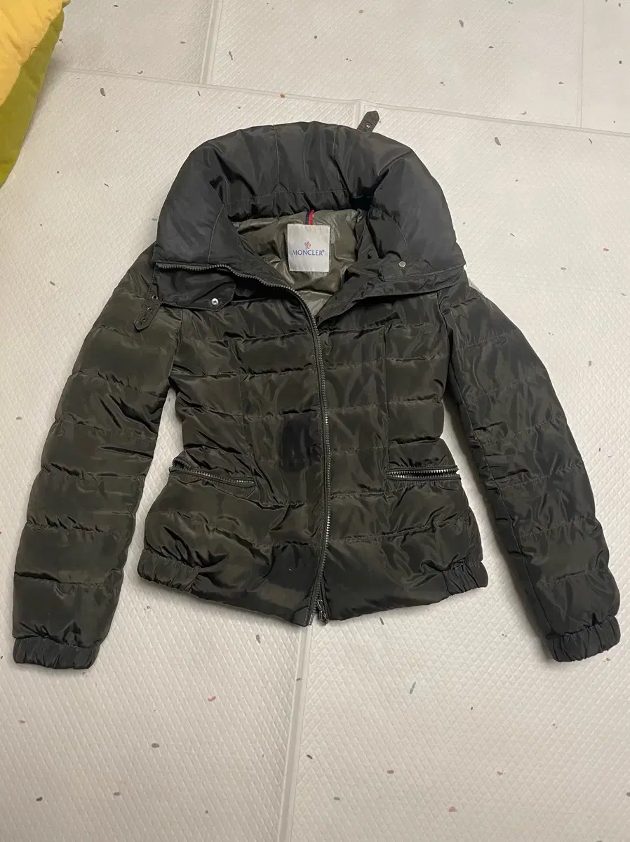 Moncler Chantilly Women's Padding 2 Size A Condition