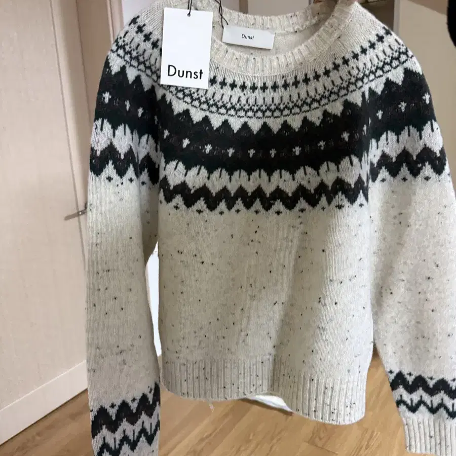 던스트 FAIRISLE SWEATER 새상품 (번개페이수수료포함)