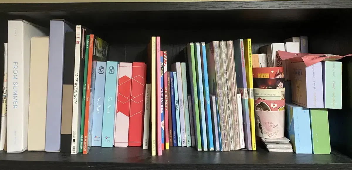 All album bulk fromis 9 (including posters, photocards, and luvvams kihno )