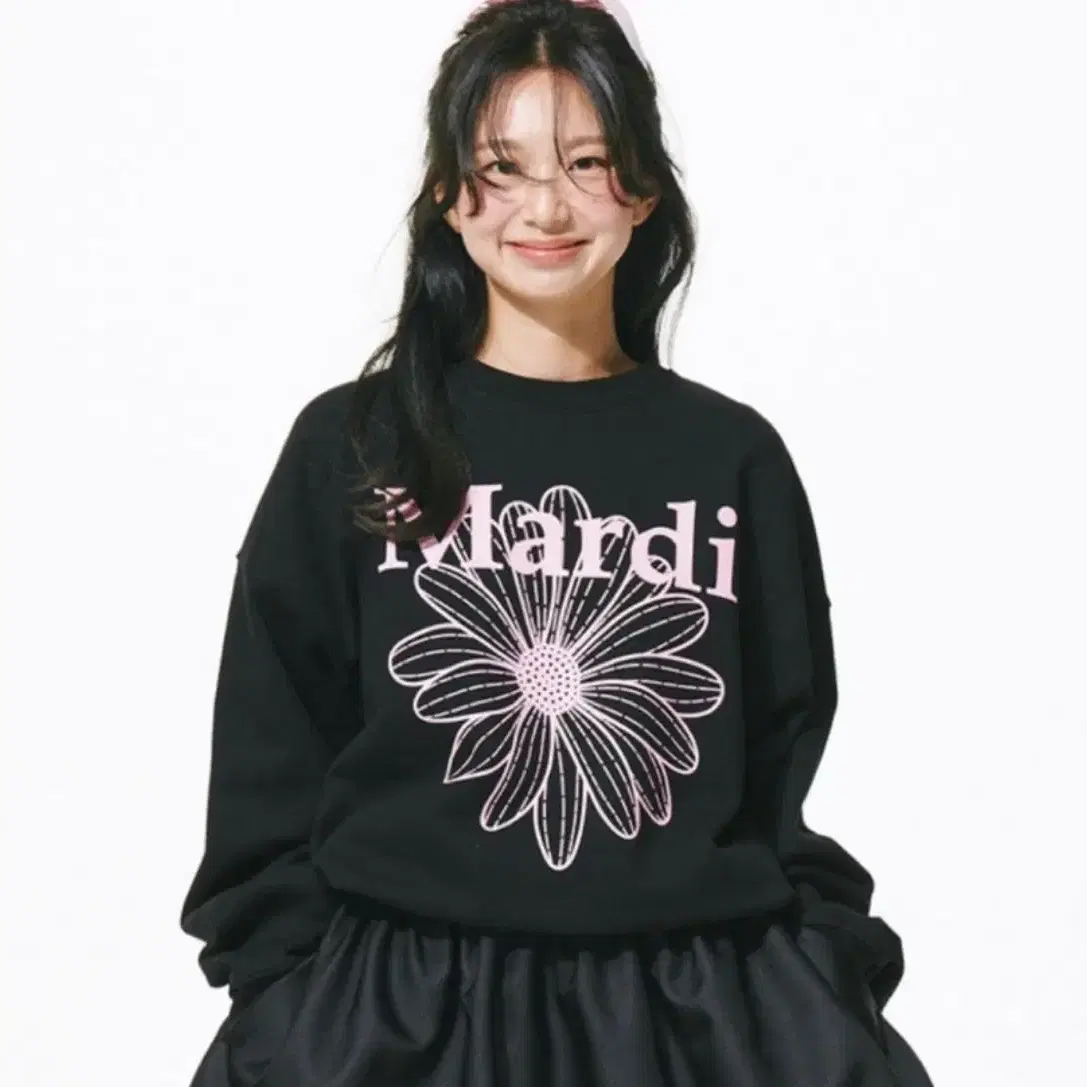 마르디 메크르디 맨투맨 블랙핑크 SWEATSHIRT FLOWERMARDI