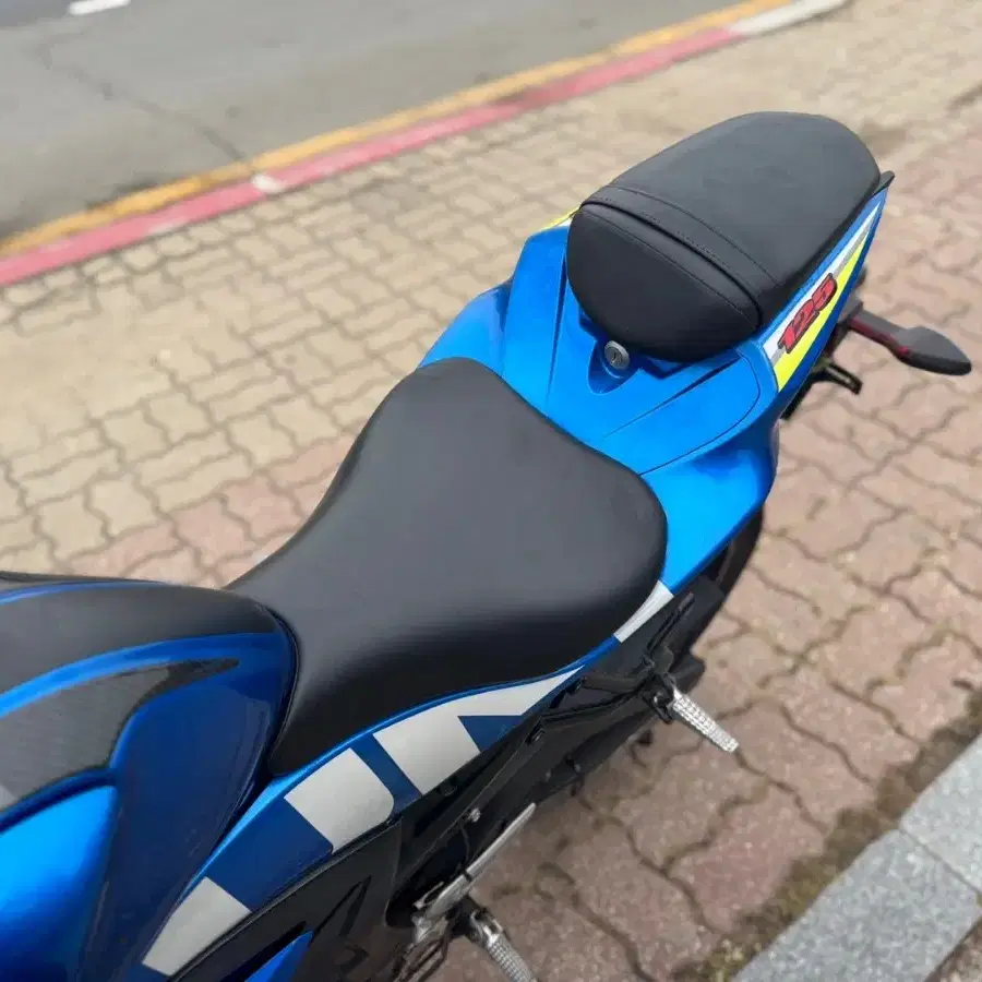 스즈키 gsx-r125 19년형 불바퀴튜닝 판매합니다