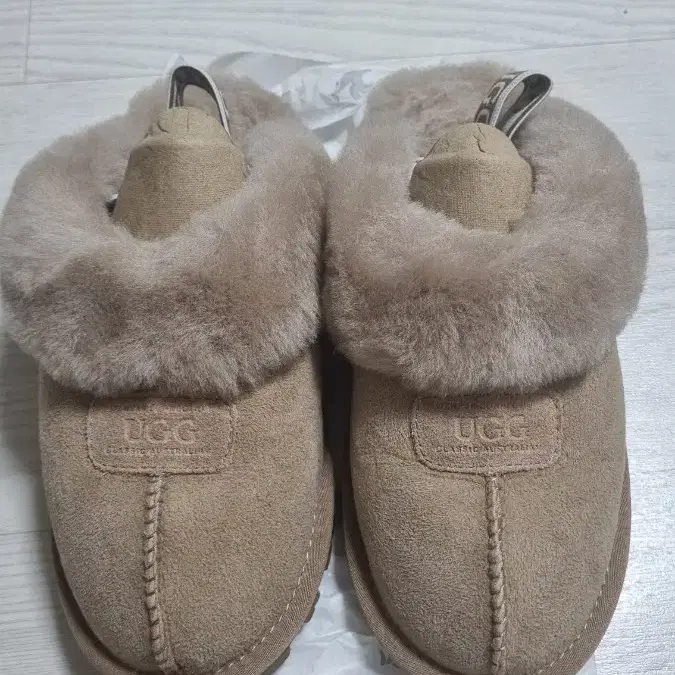 ugg TAZZETTE 235