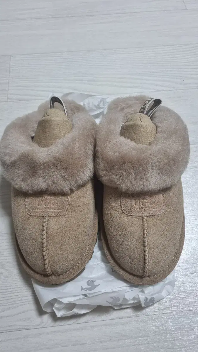 ugg TAZZETTE 235