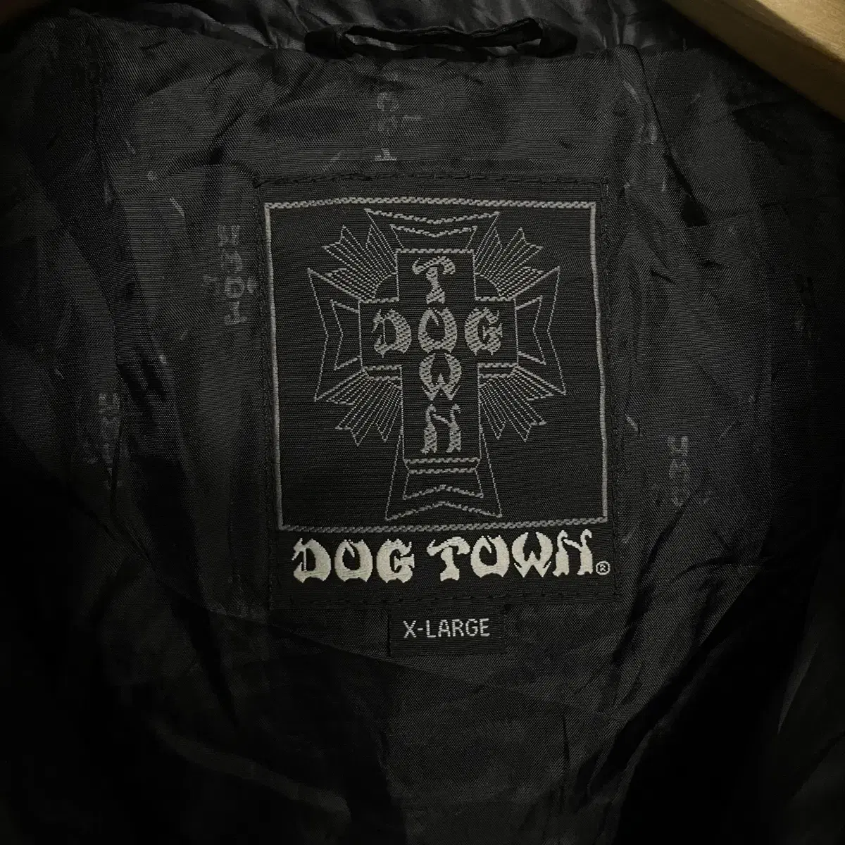 도그타운 Dog town 블랙드래곤 자수 패딩 블랙