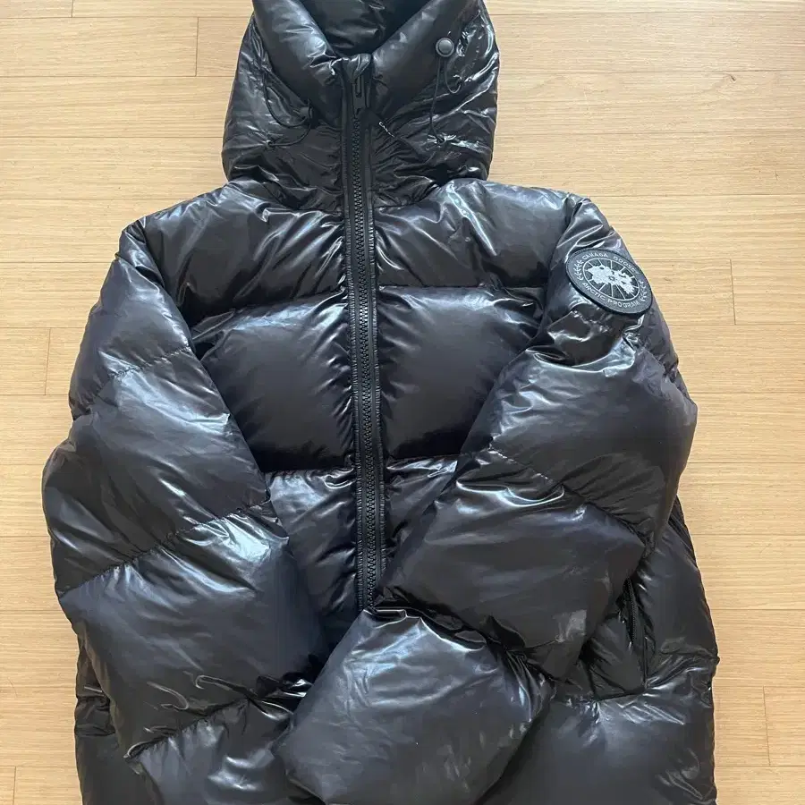 Canada goose black label 새상품