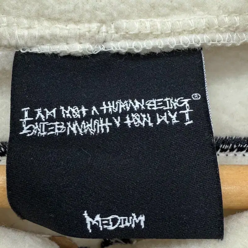 [ IAM NOT A HUMANBEING ] 기모 반집업 [M]