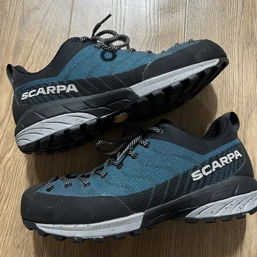 스카르파 Scarpa MESCALITO PLANET PETROL