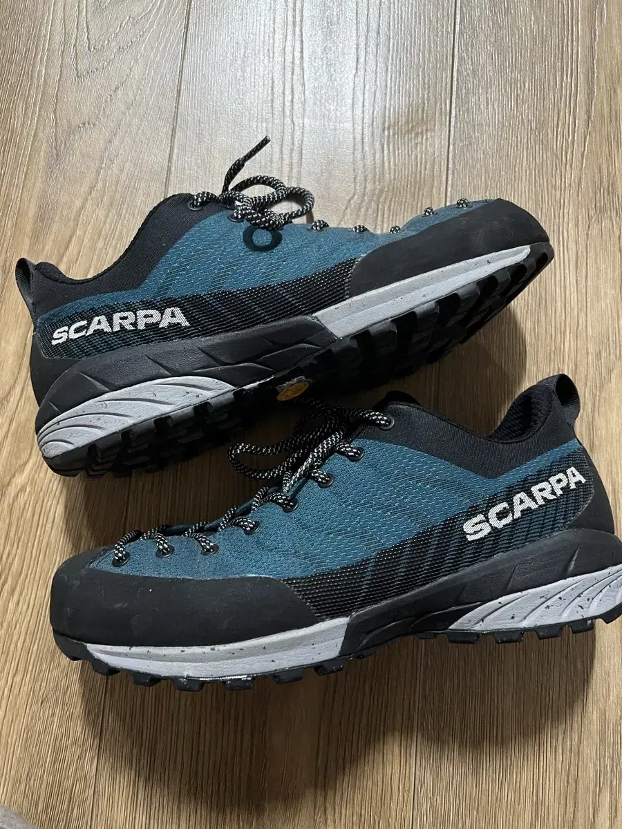 스카르파 Scarpa MESCALITO PLANET PETROL