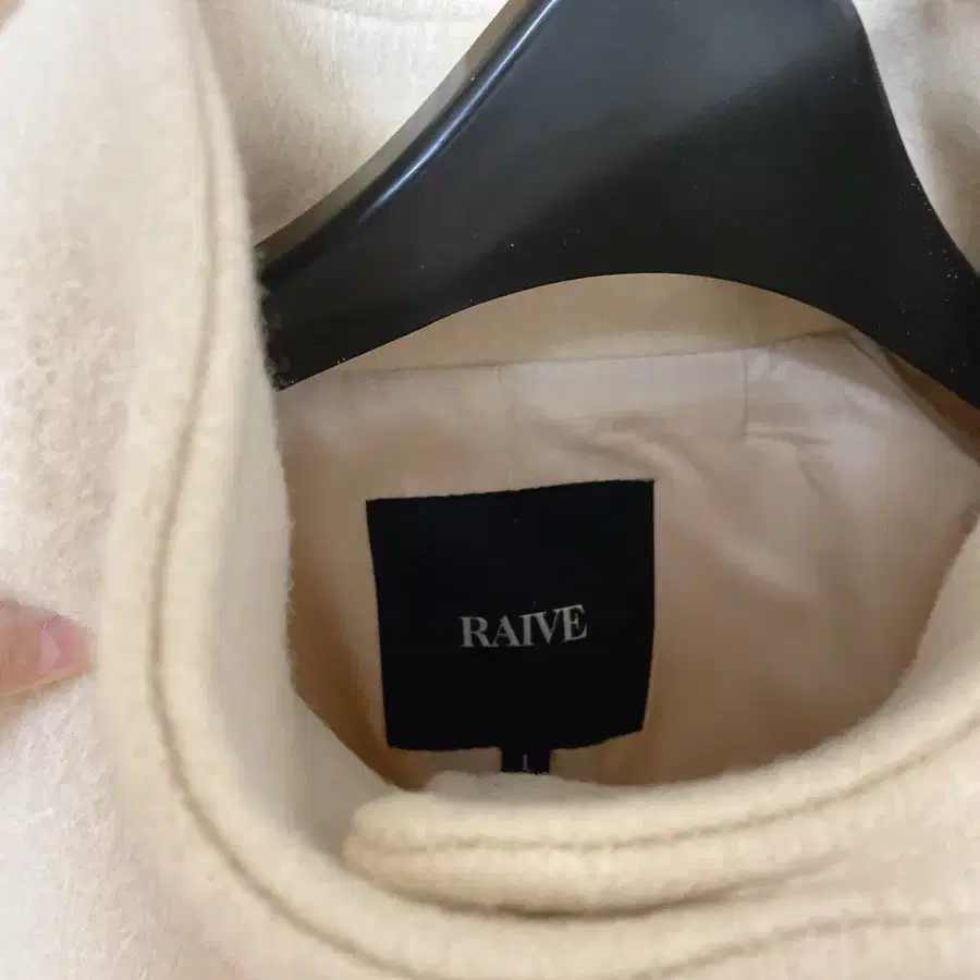 레이브 raive High Neck Short Coat 숏코트 베이지