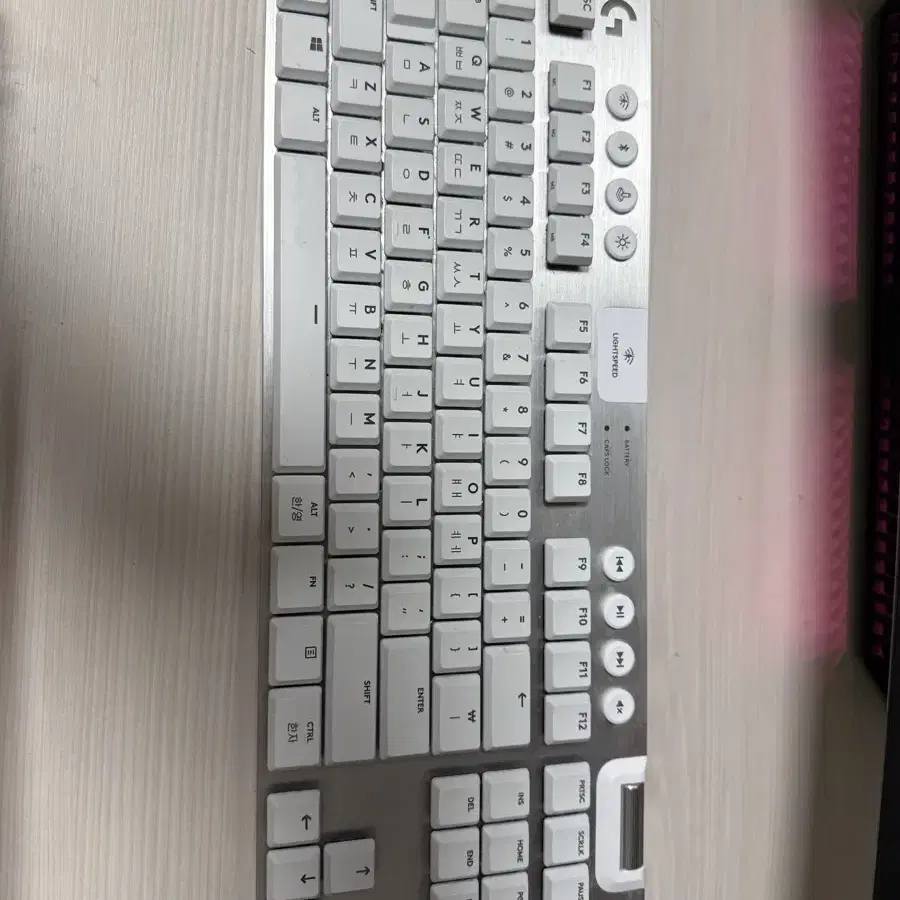 로지텍 G913TKL 화이트