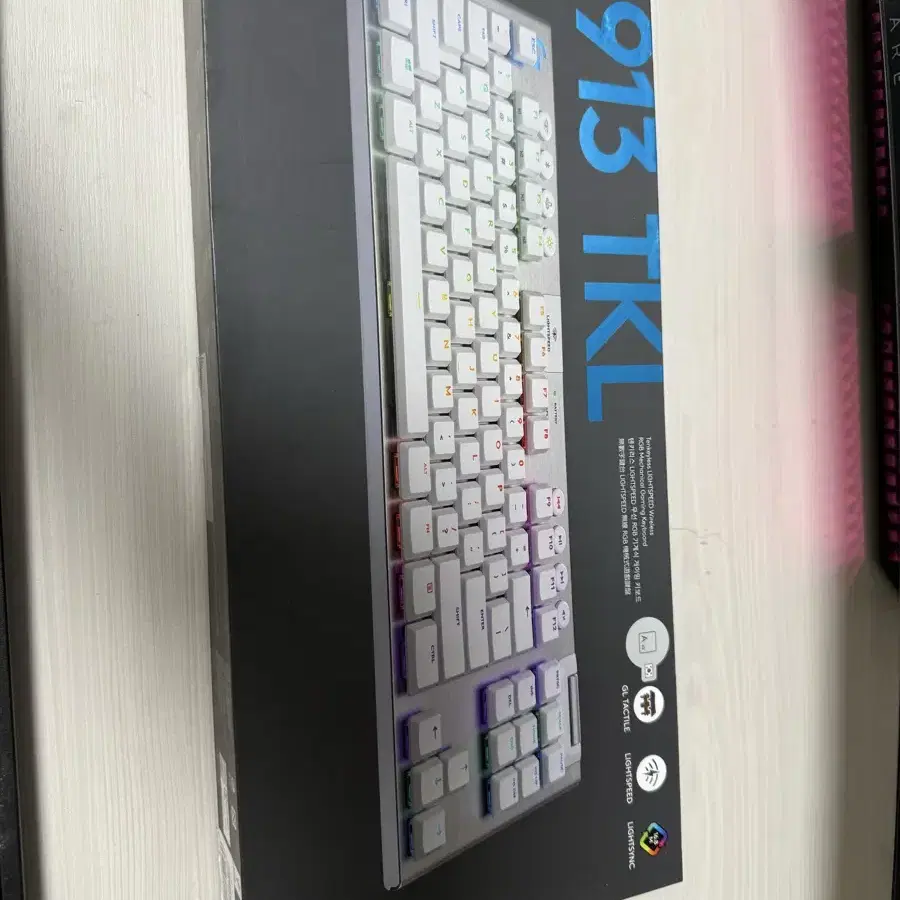 로지텍 G913TKL 화이트