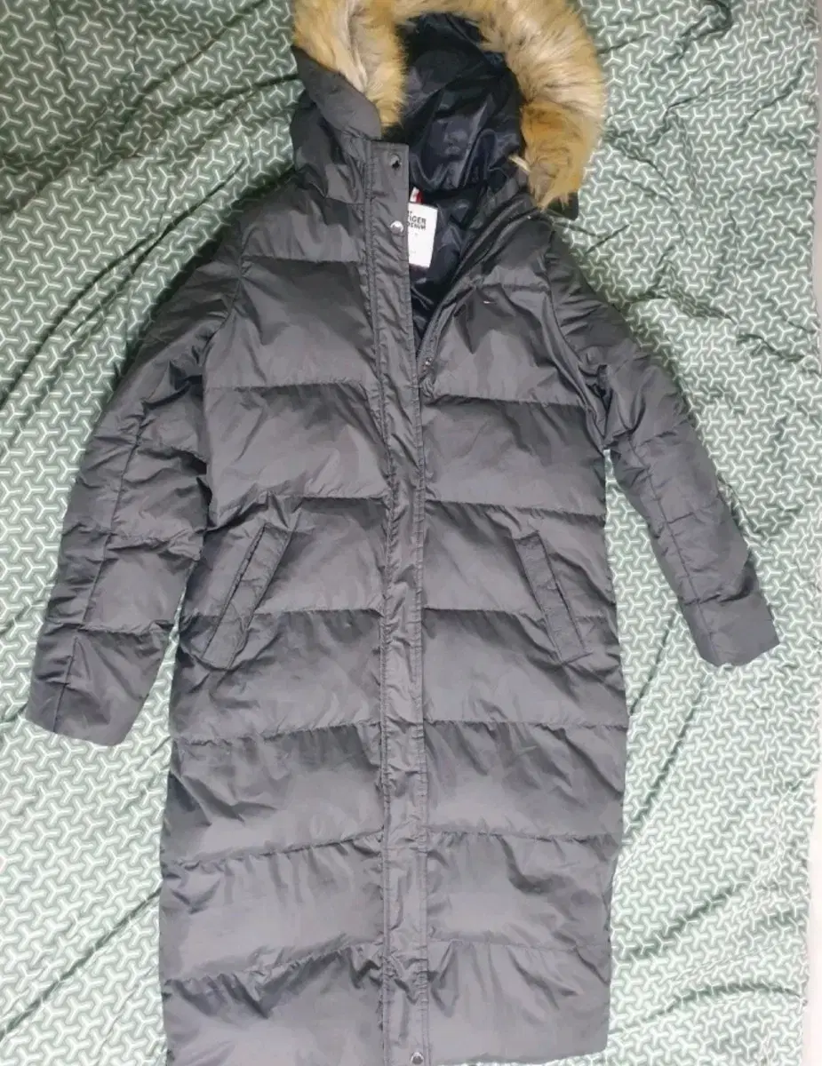 (Genuine) Tommy Hilfiger M size long puffer Quick sale