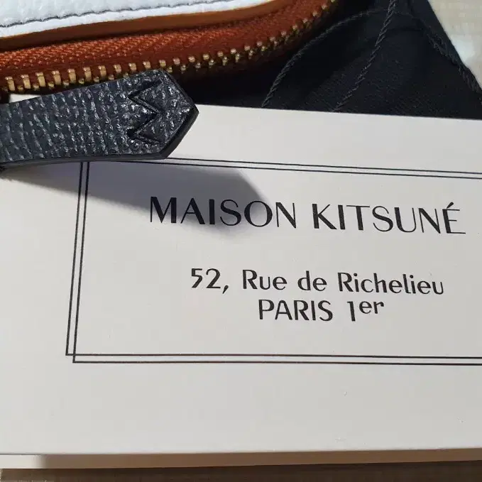 [Maison Kitsune] 메종 키츠네 폭스 코인지갑 (새상품)