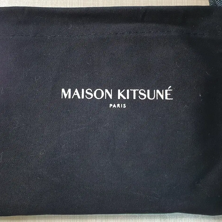 [Maison Kitsune] 메종 키츠네 폭스 코인지갑 (새상품)