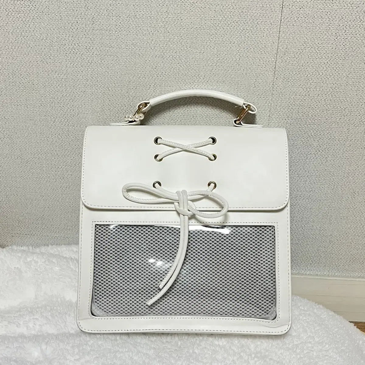 Ivory white Itabag bag seat