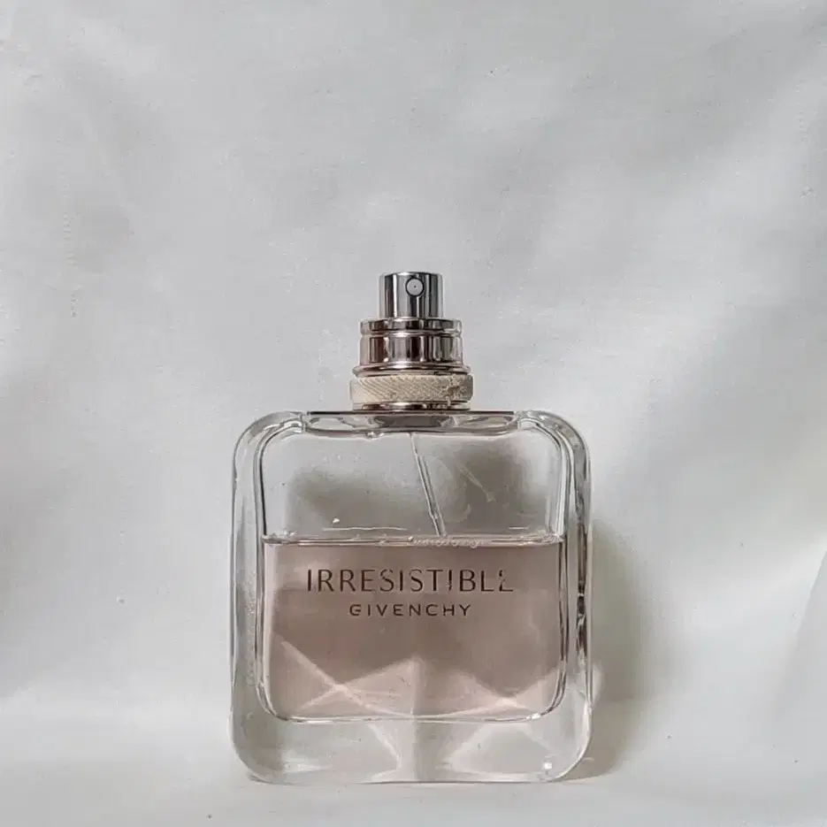 지방시  이레지스터블 EDT  50ml