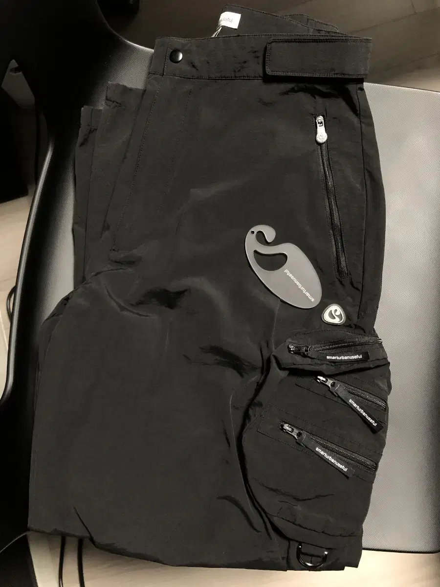 스마트어반유즈풀 circle pocket pants - Black