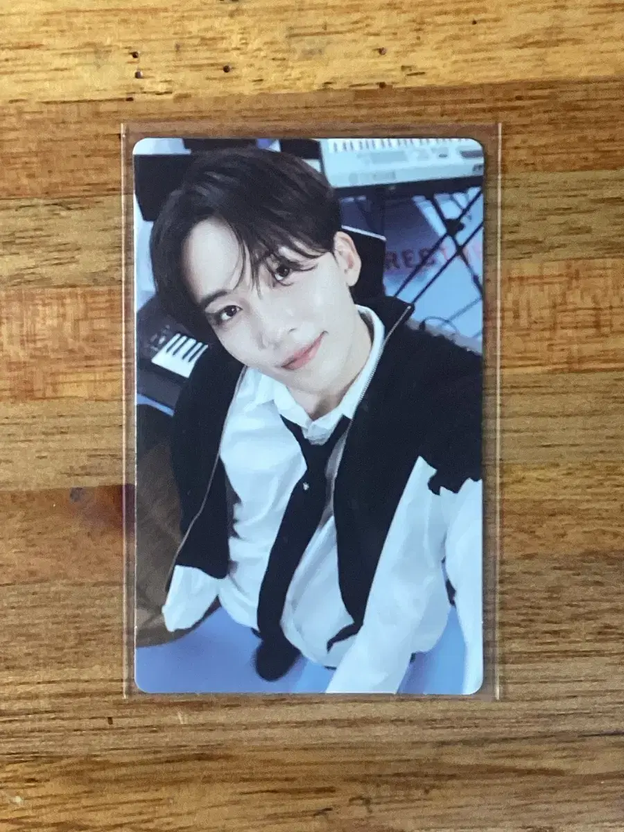 Seventeen Best Albums weverse pre-order benefit jeonghan Photocard