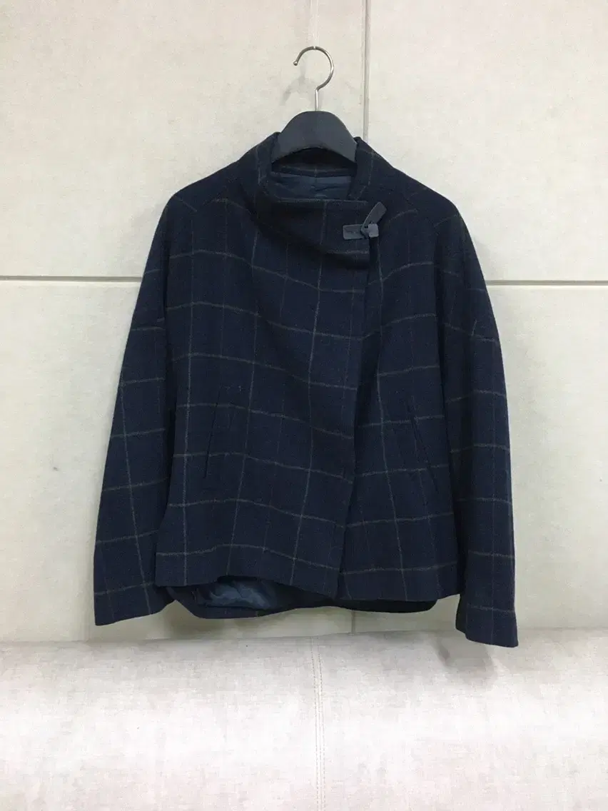 J BY Checked navy wool short coat66