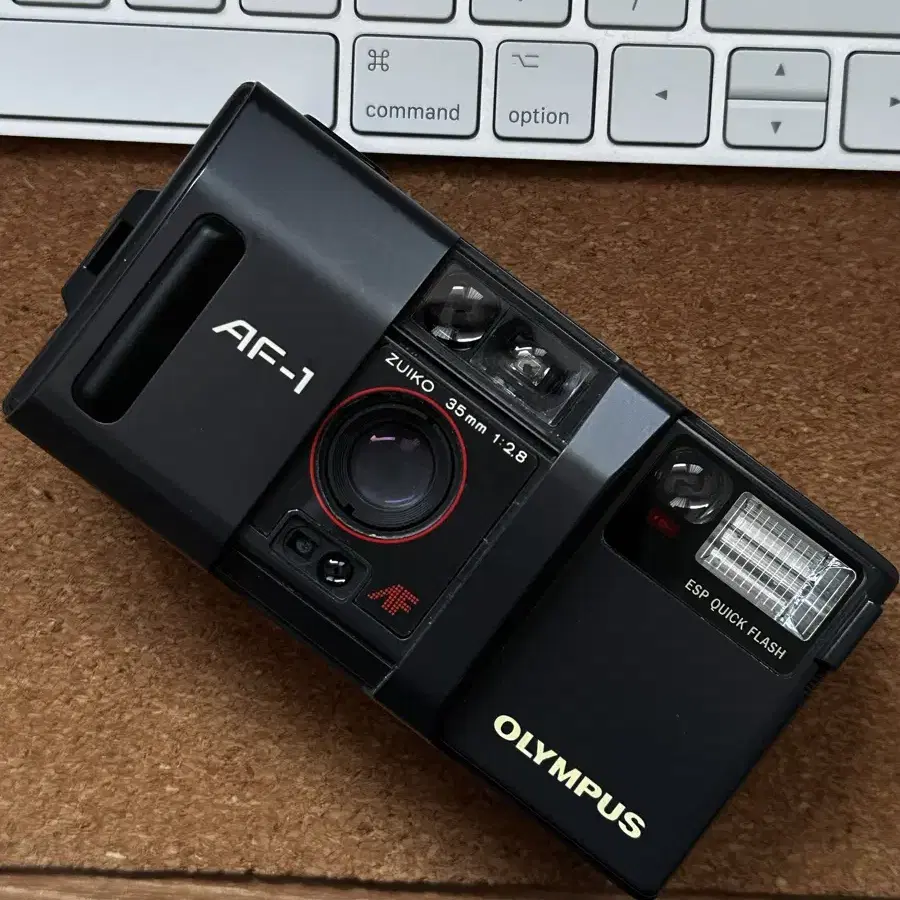 OLYMPUS AF-1 (앤디워홀 카메라)