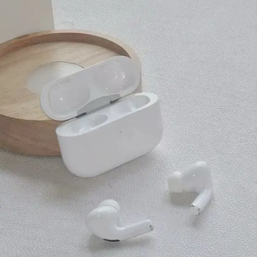 APPLE AIRPODS PRO 애플의 2세대 인이어 노이즈 감소 이어폰