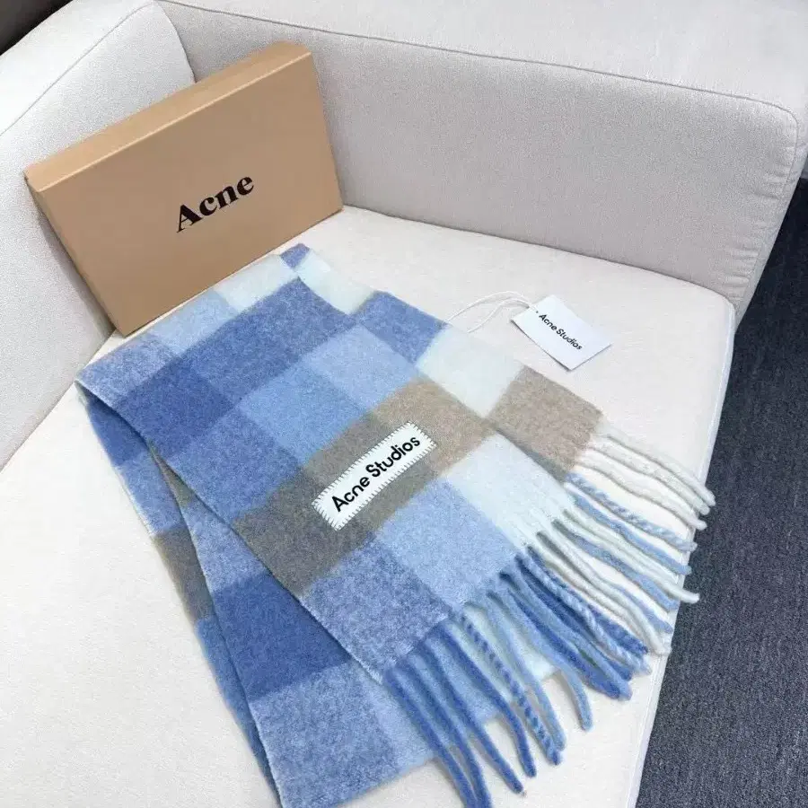 Acne Studios 장원영 동화 격문 술 보온 뜨개질 목도리