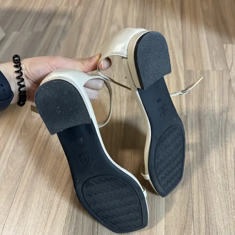 sie 시에 anna line sandal  240 애쉬베이지