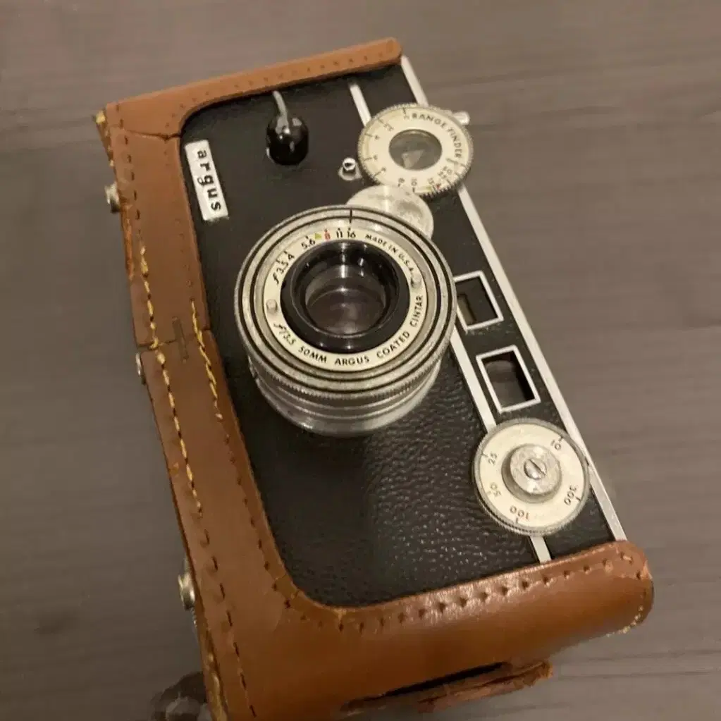 빈티지 Argus C3 카메라와 100mm망원렌즈 & 삼각대