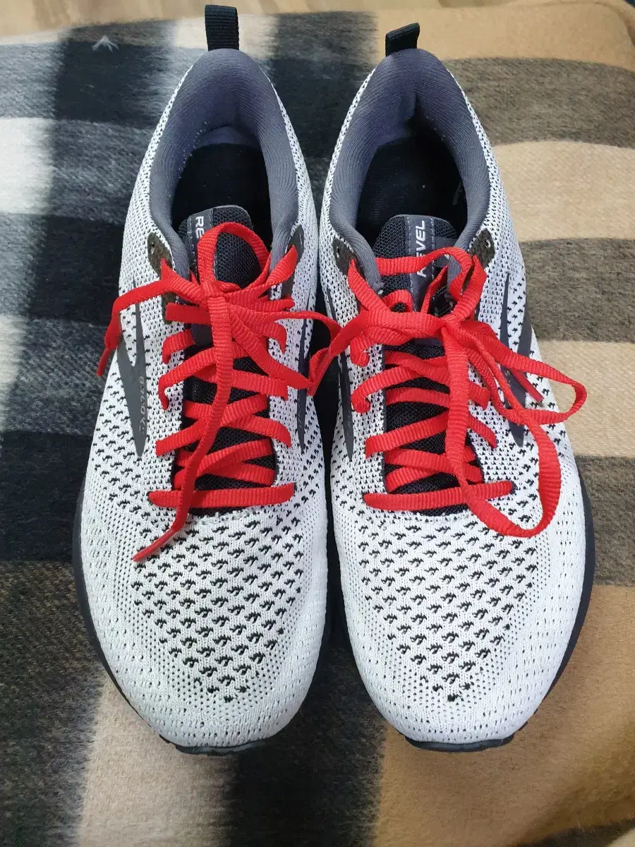 Brooks 남성용 래블 4 런닝화  255