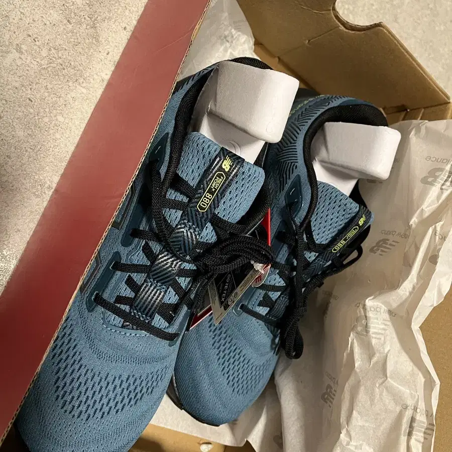 뉴발란스 남성 런닝화 880 V14 GORE-TEX 280 사이즈