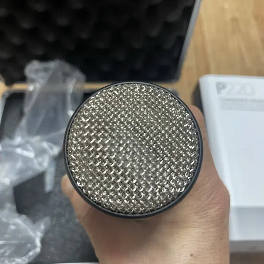 미사용 새상품] AKG P220 마이크 팝니다