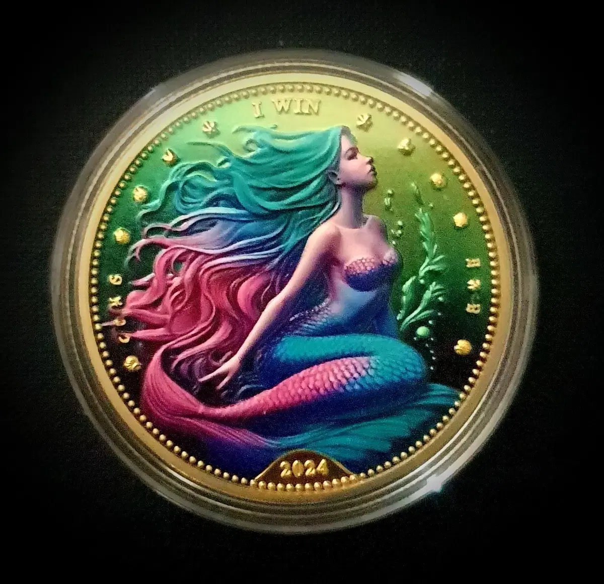 One blue jewel medal of the mermaid, a collectible for a gift, will be given away.