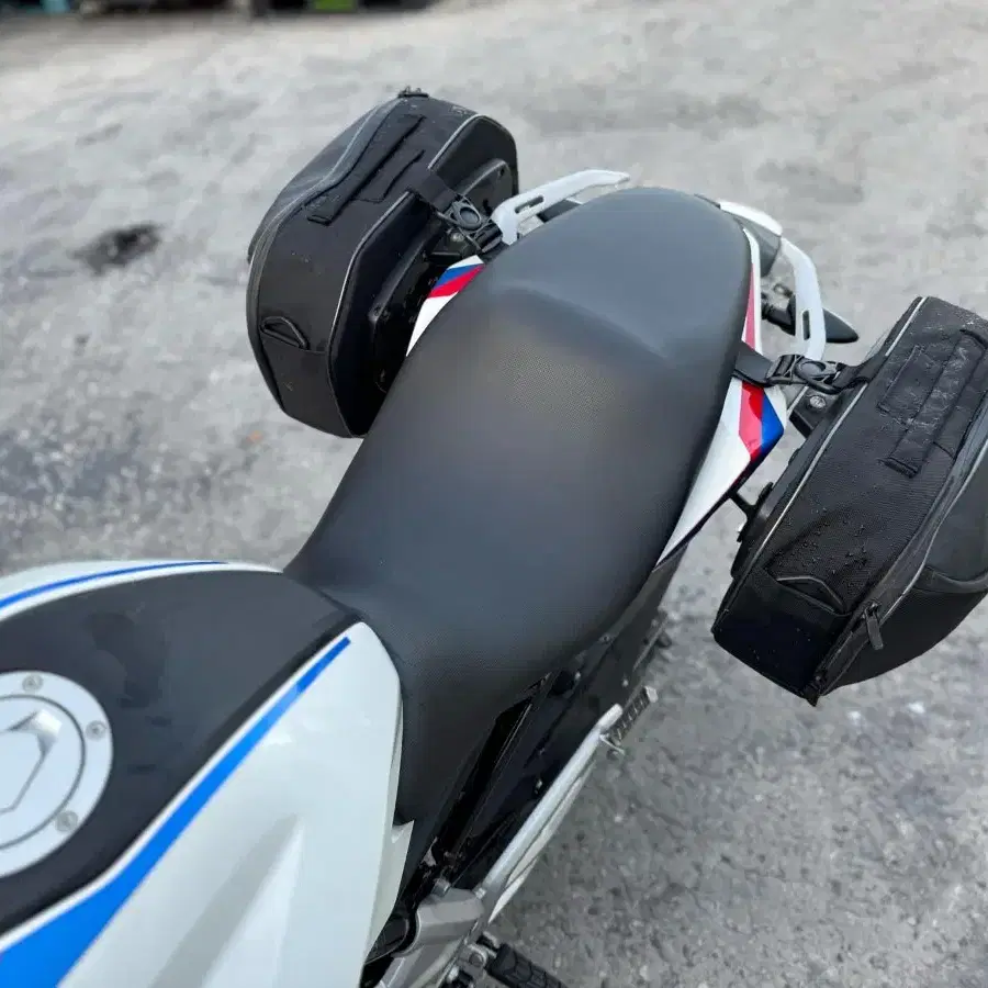 bmw g310r 18년형 생활튜닝 판매합니다