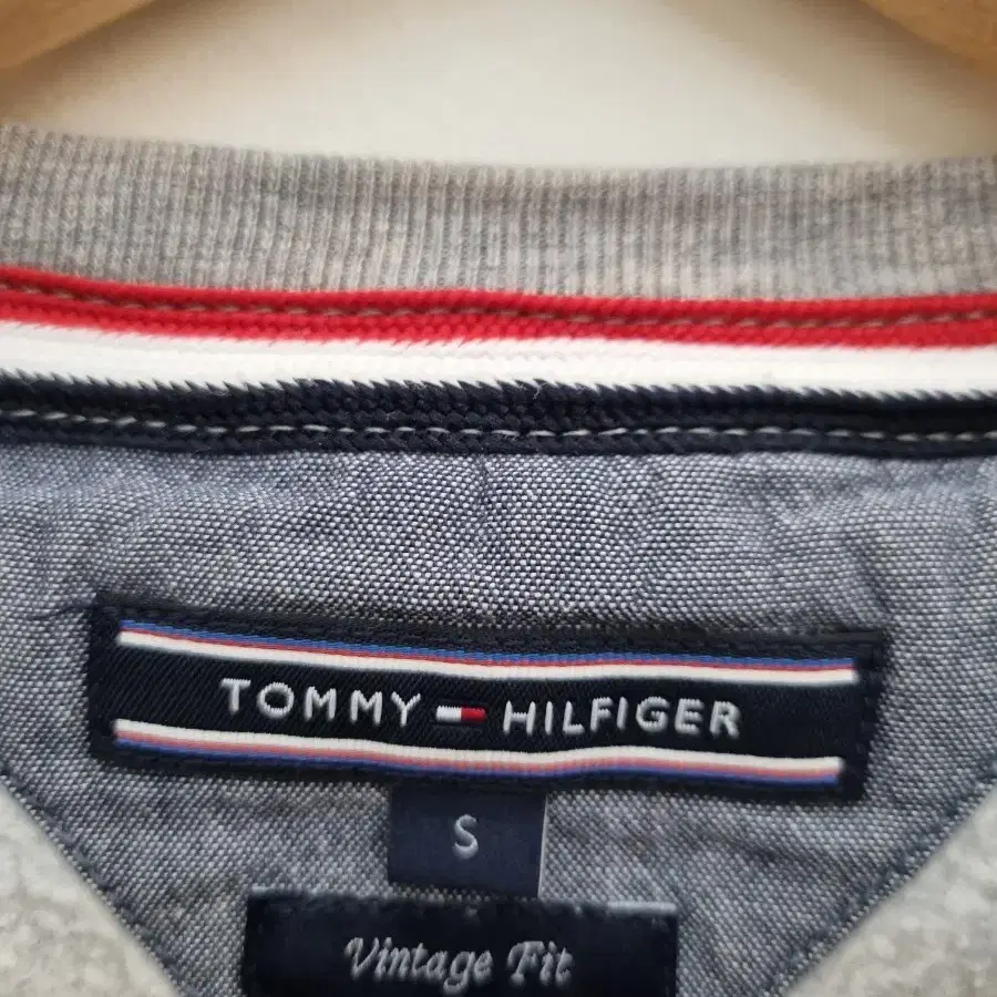 TOMMYHILFIGER 타미힐피거 크롭 맨투맨 그레이 빈티지 업사이클링