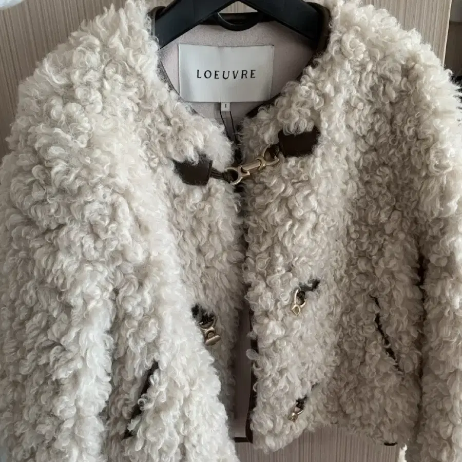 루에브르 토글포인트 퍼자켓(toggle point fur jacket)