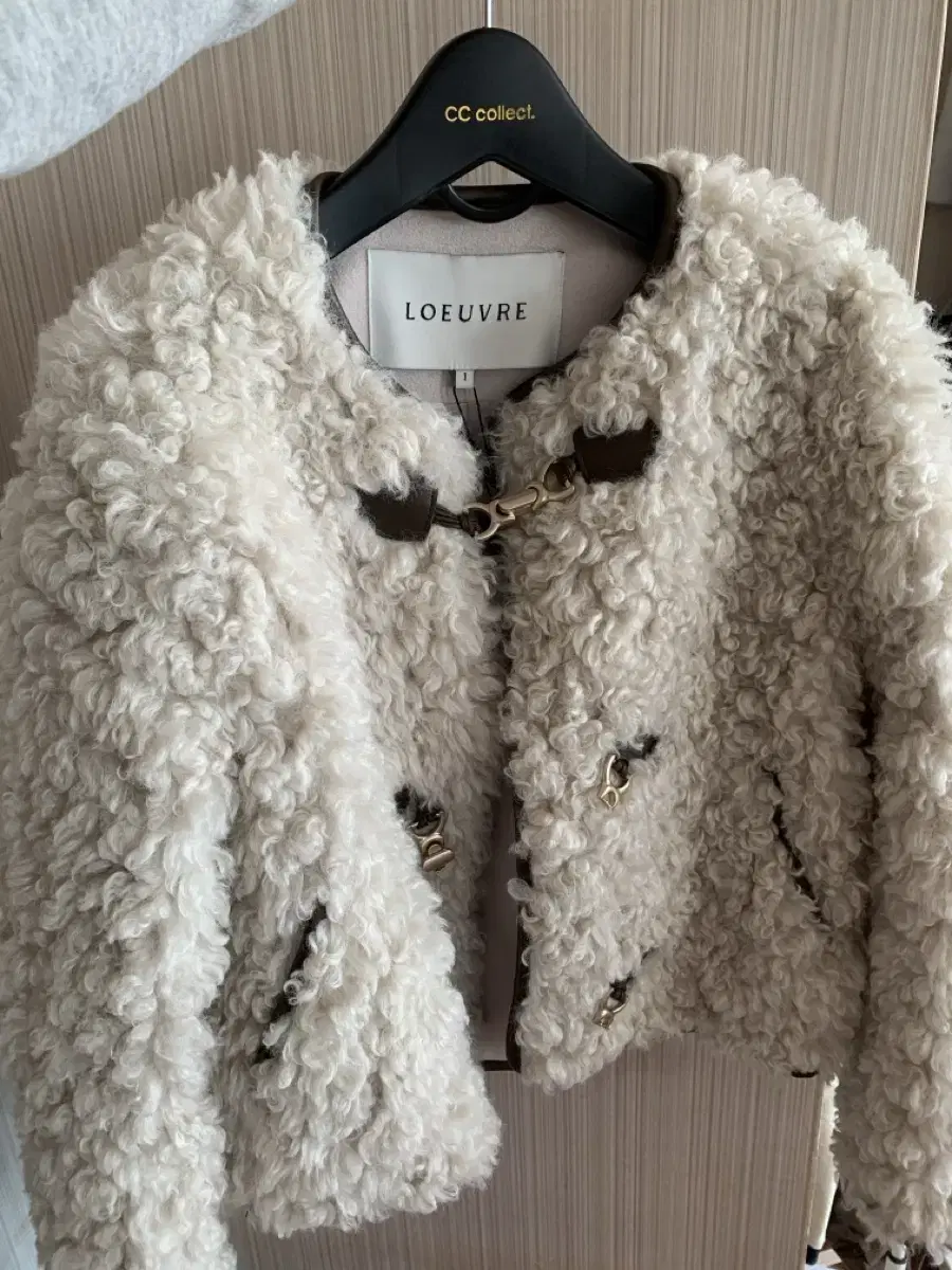 루에브르 토글포인트 퍼자켓(toggle point fur jacket)