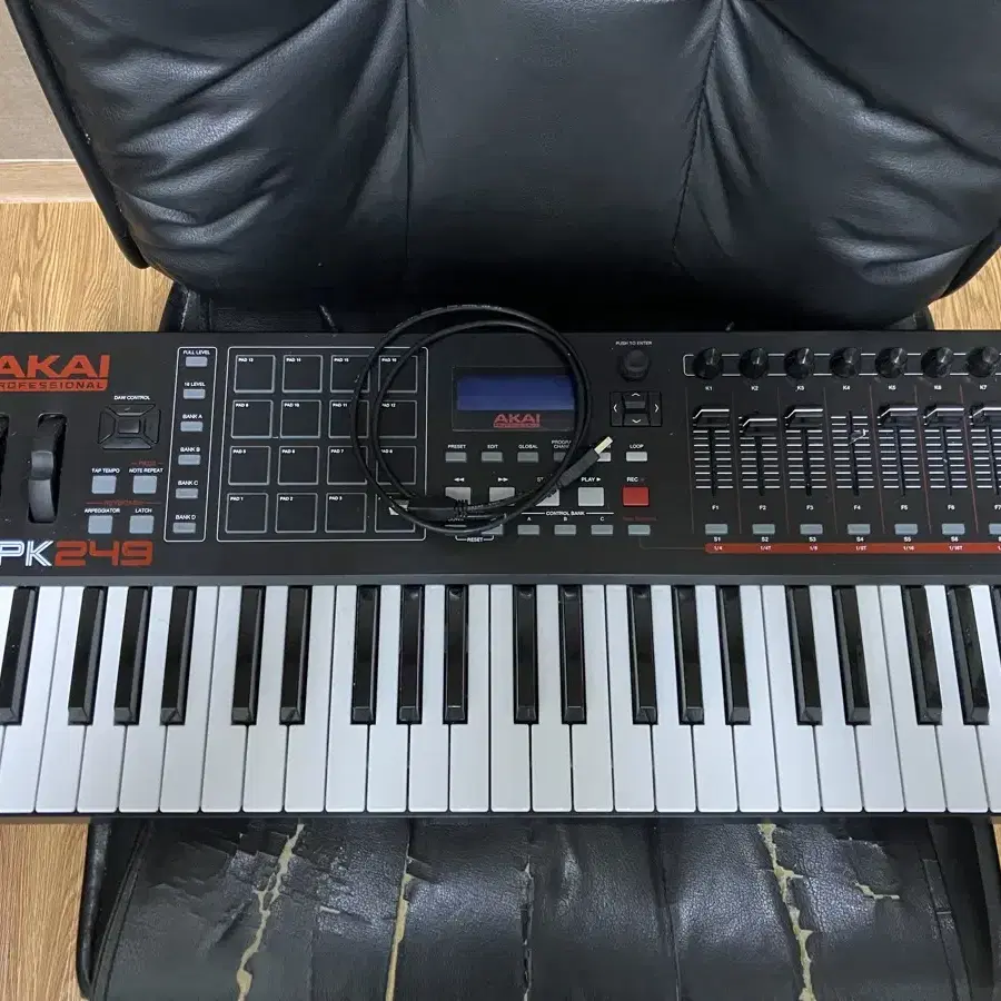 Akai mpk49건반 팝니다