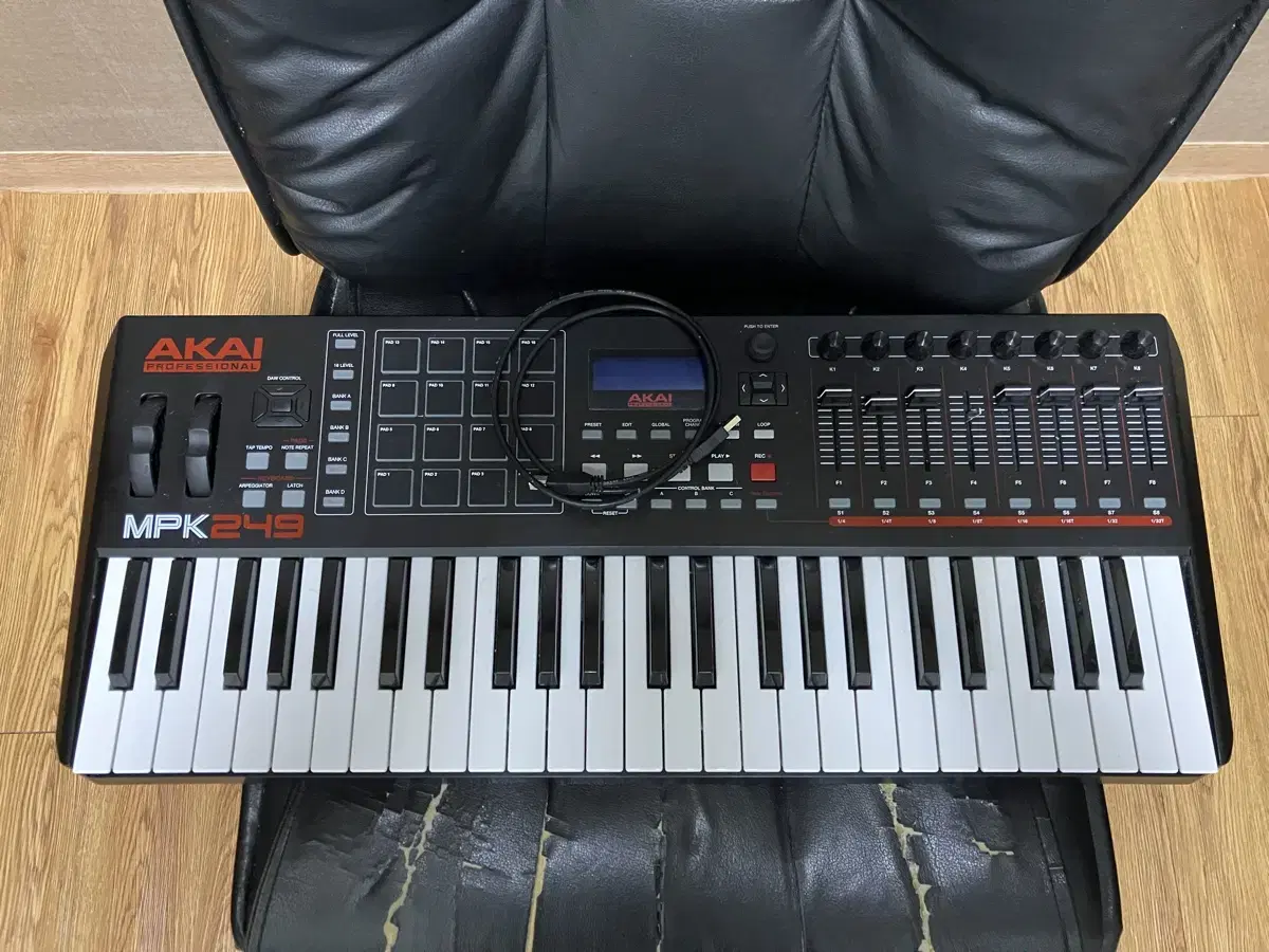 Akai mpk49건반 팝니다