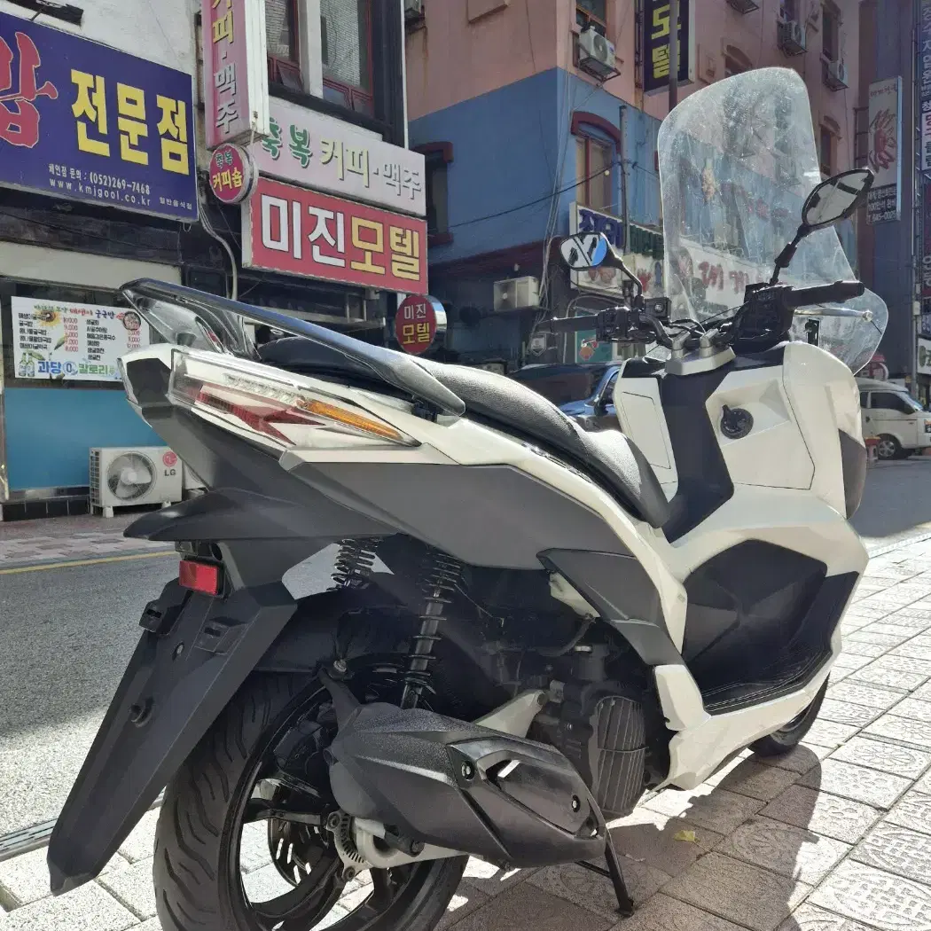 센터판 S급 SYM VSX125 판매합니다.