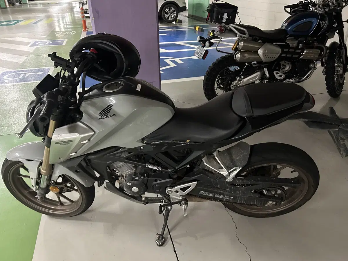 혼다 cb125r 22년식 저렴하게 판매합니다